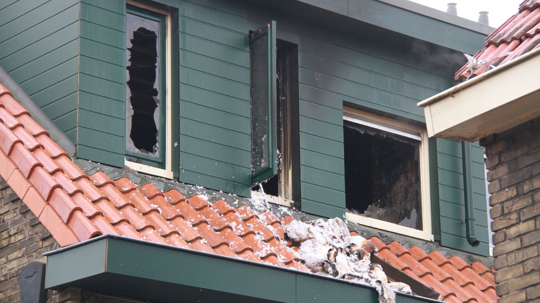 De dakkapel van de woning aan de Zaagmuldersweg liep forse schade op