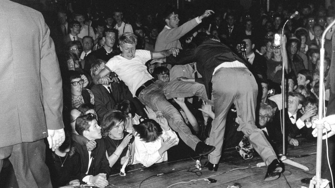 Rellen tijdens het optreden van de Rolling Stones in het Kurhaus in Scheveningen