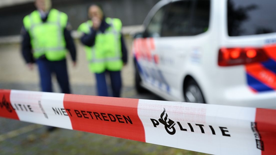 Tegen twee van de vijf verdachten van een groot aantal snelkraken in Gelderland is voor de rechtbank in Arnhem vandaag jarenlange celstraf geëist.