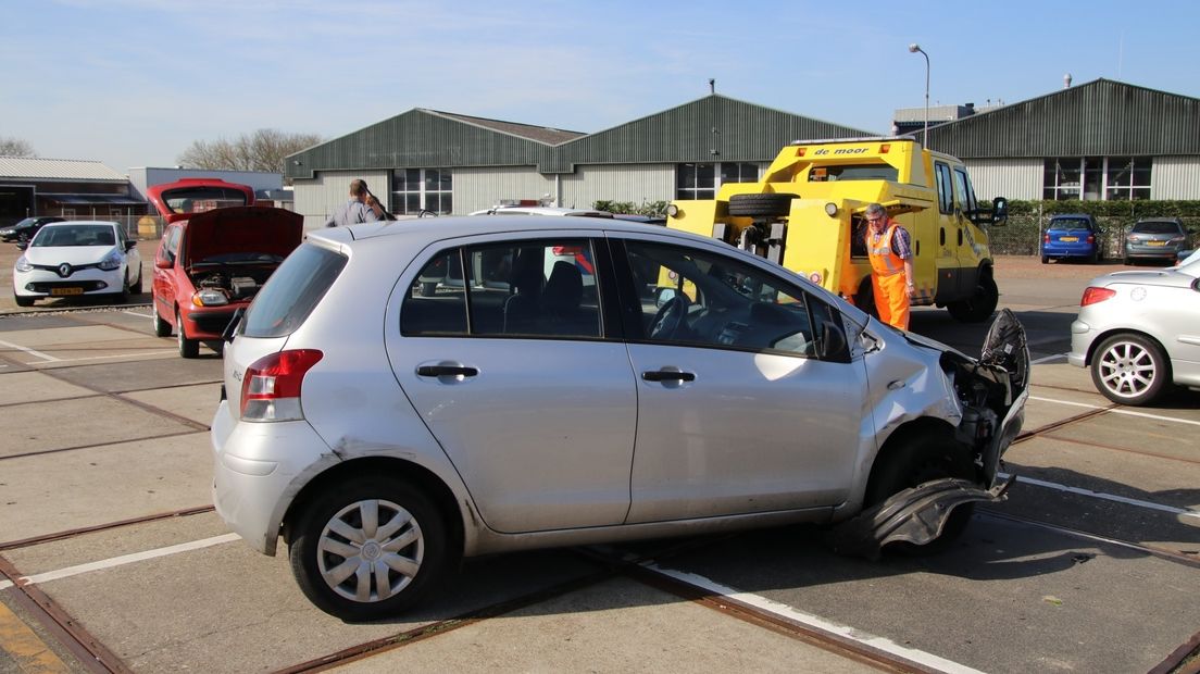 Een auto moest weggesleept worden, een kon ter plekke gerepareerd worden en de derde kon op eigen kracht verder.