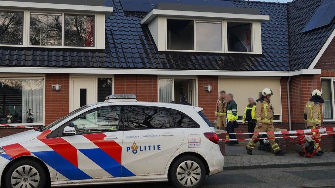 Brandweer, politie en ambulance kwamen naar het huis in Coevorden