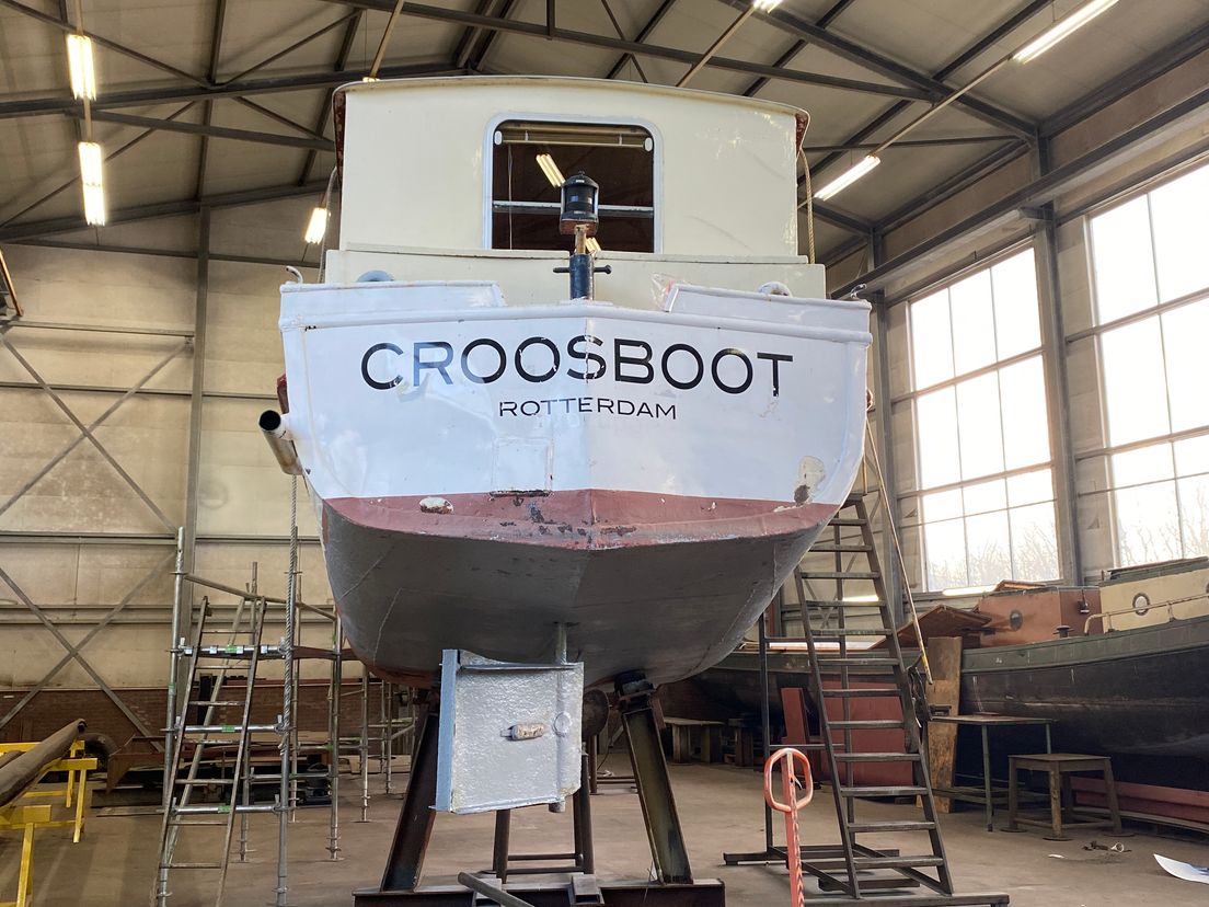De Croosboot in de scheepshal van werf Bocxe in Delft