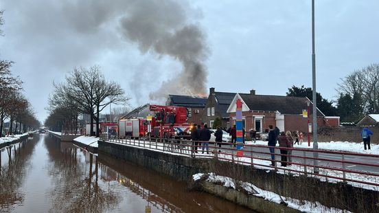 Uitslaande brand in snackbar Stadskanaal • N46 dicht wegens ongeval. Uitslaande brand in snackbar Stadskanaal • N46 dicht wegens ongeval.