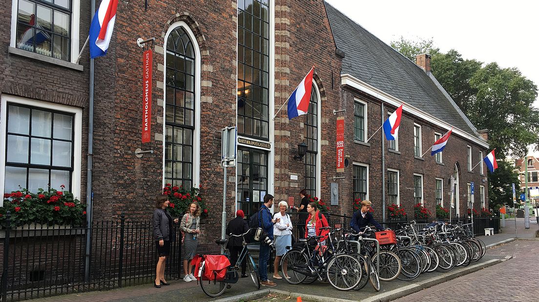 Feest bij het Batholomeus Gasthuis in Utrecht.