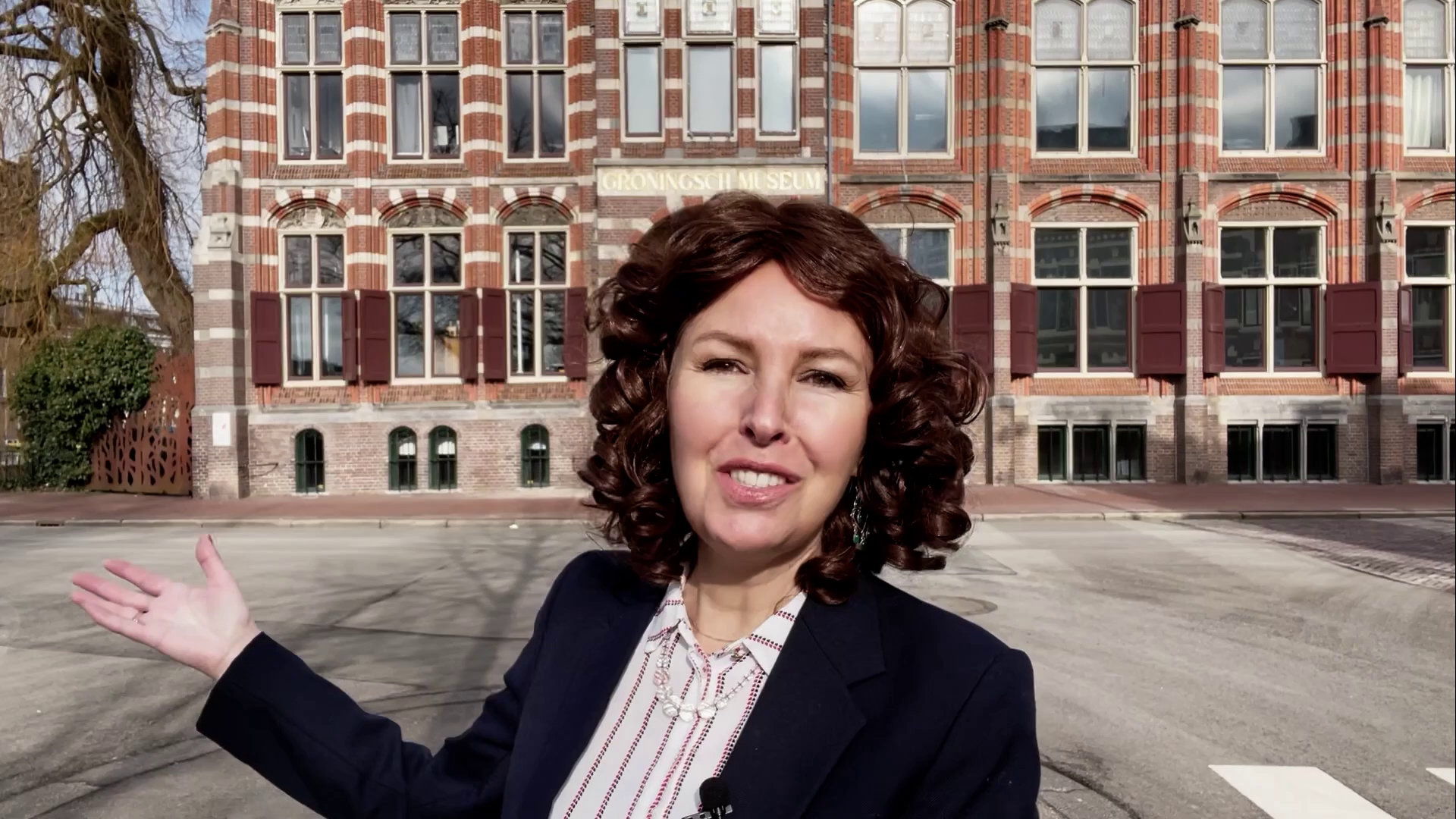 Mira Ornstein kijkt met Randstedelijke blik naar Groningen: 'Niet al te snugger typetje'