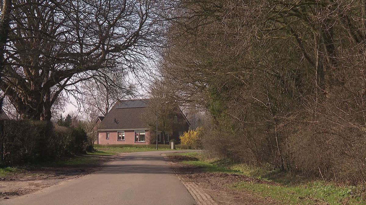 Meterslange ambulancebus van Annen naar oorlogsgebied in Oekraïne