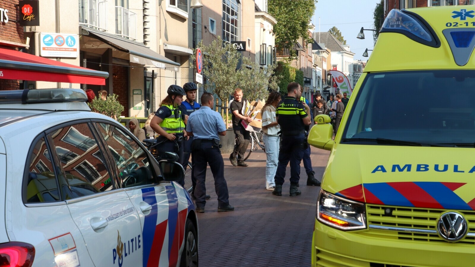 Werkstraffen voor geweldplegers op Ruiterskwartier | Bedrijfsbus schept fatbiker