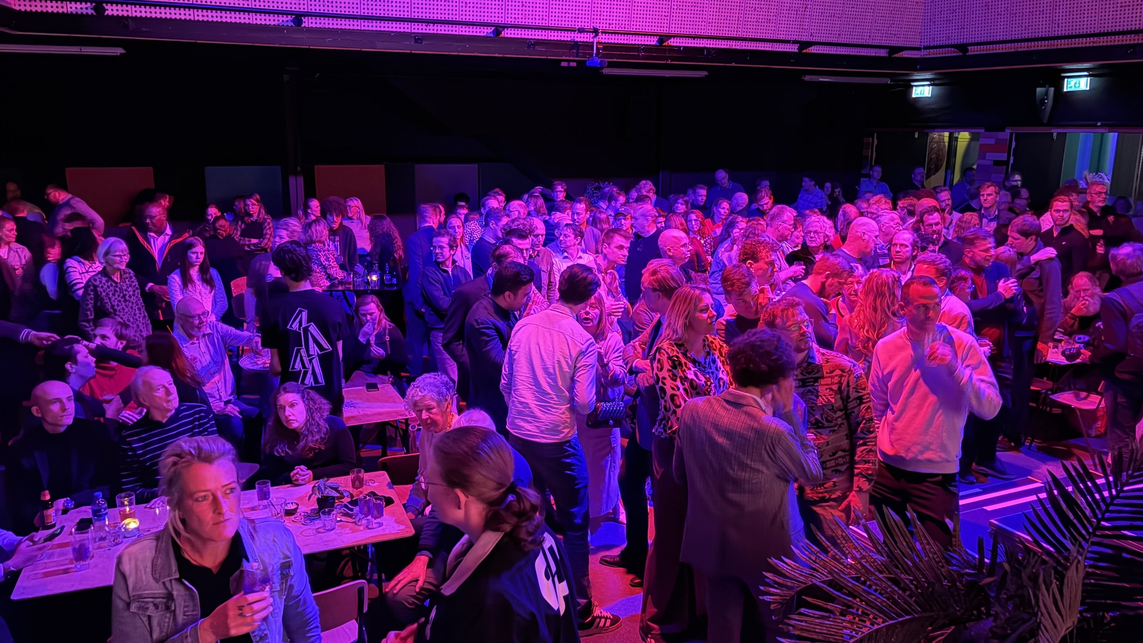 Drukte in de zaal in Leeuwarden