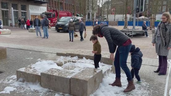 Vertier bij de schuimende fontein