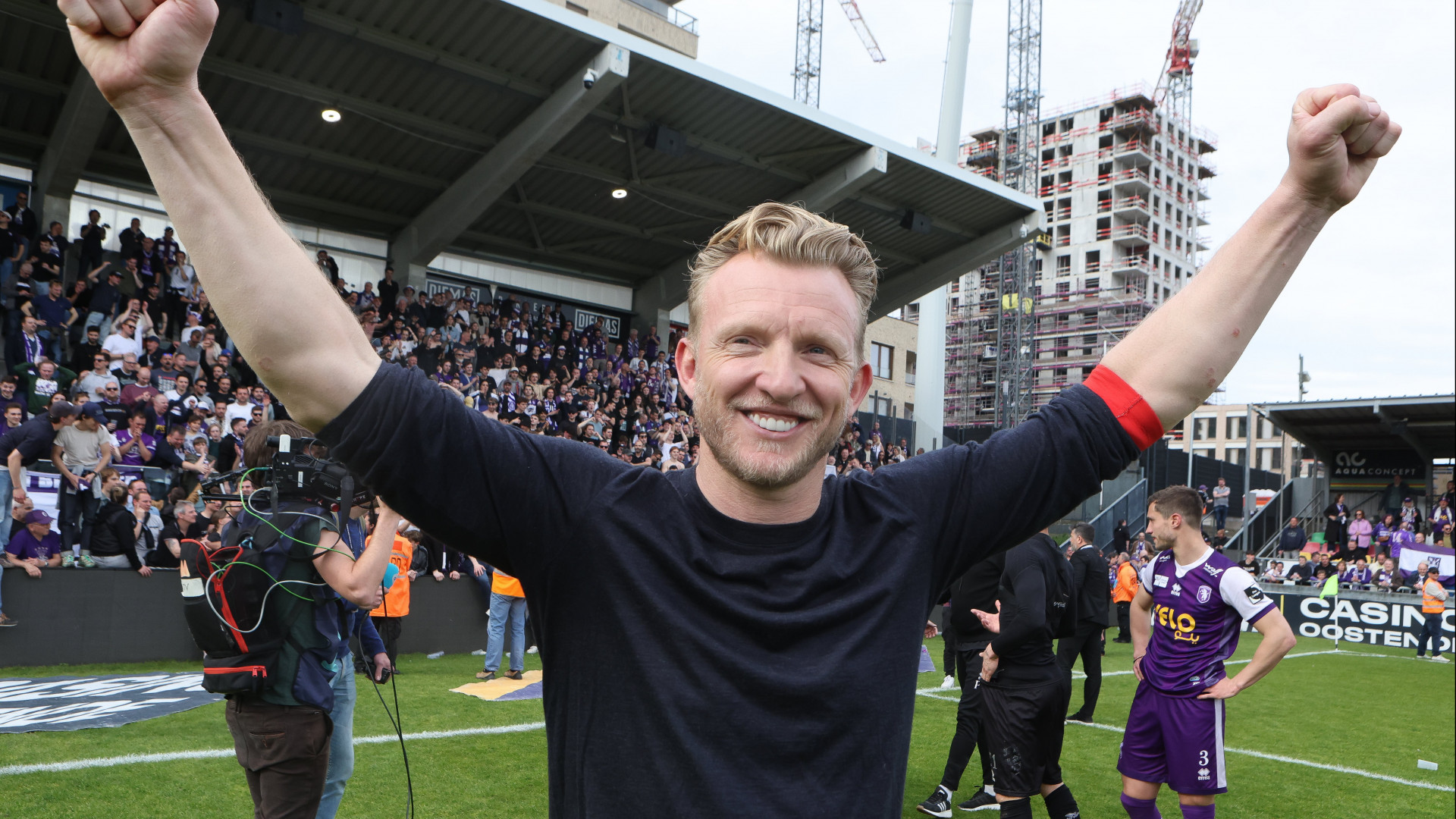 Trainer Dirk Kuijt Trots Op Kampioenschap Met Beerschot: 'Missie Meer ...