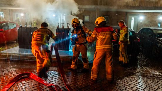 Foto: Bewoners hebben overlast van rook bij brand