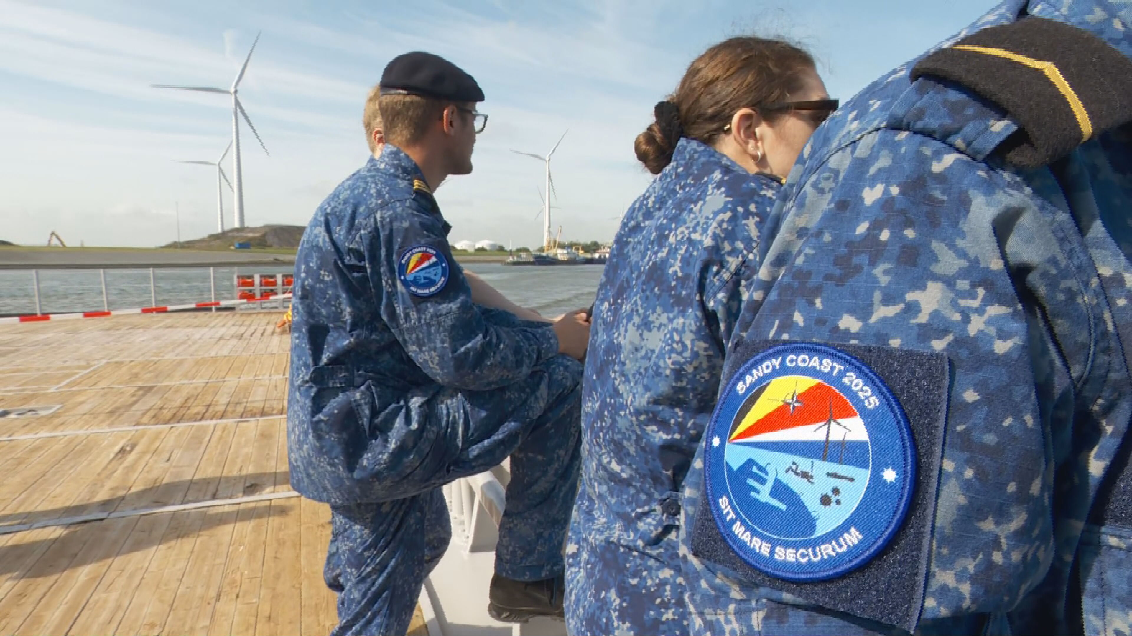 Marine oefent het ontmantelen van explosieven boven de Waddeneilanden: "Willen kennis uitbreiden"