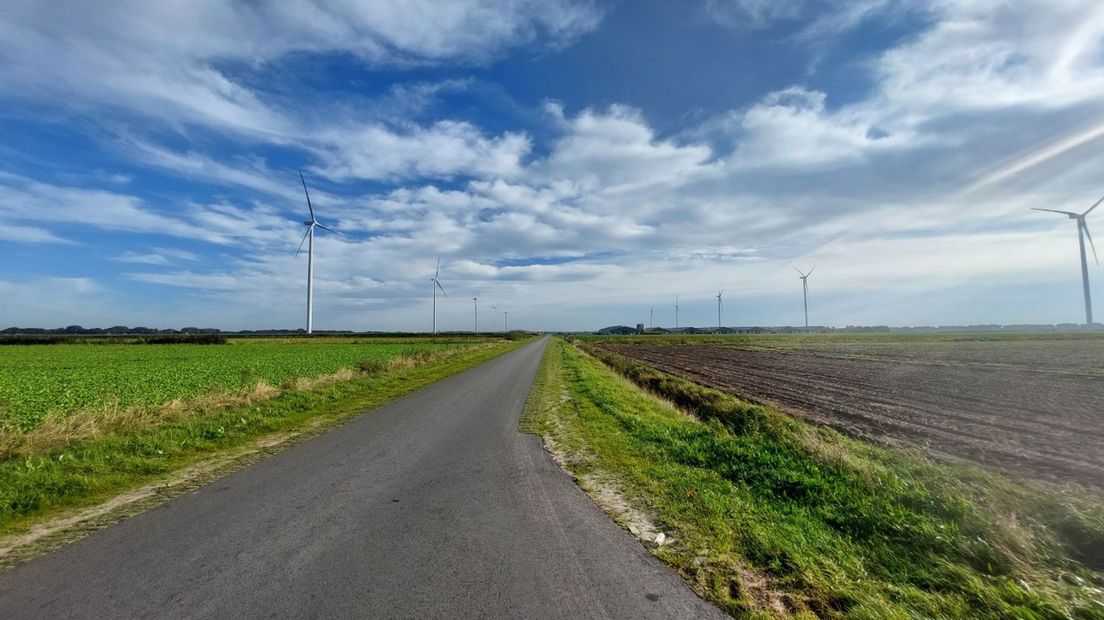 Veertien van de windmolens zijn nu in bedrijf