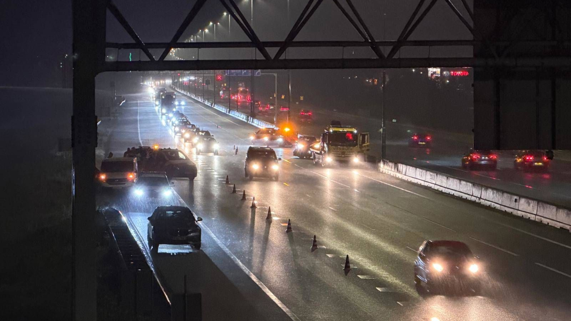 Botsing op A12 bij Ede • steekincident