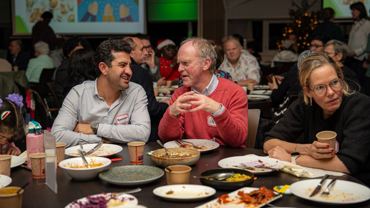 Diner voor 150 asielzoekers en 150 inwoners van de Utrechtse Heuvelrug: 'Er worden 21 talen gesproke