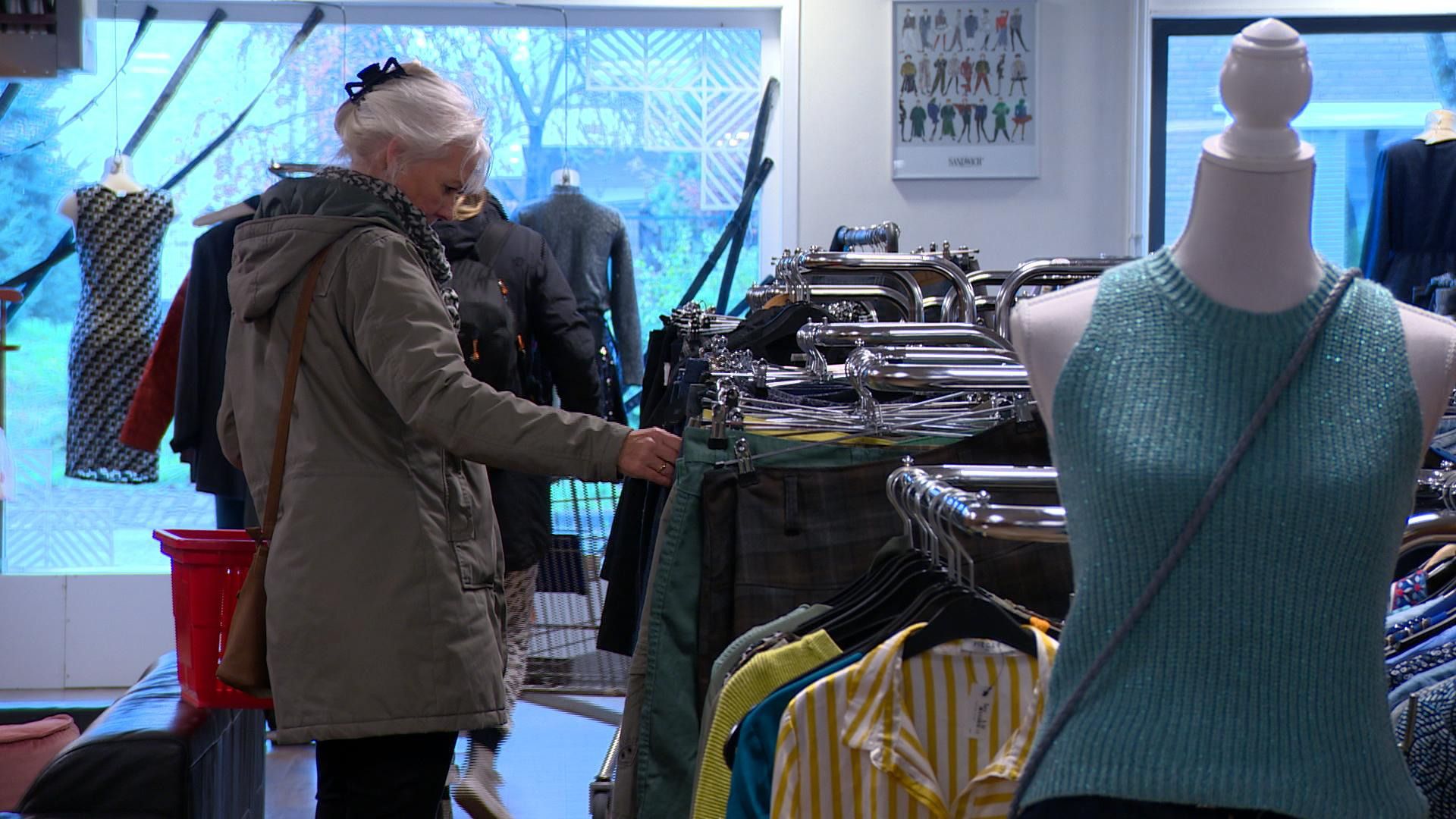 De vraag naar tweedehands kleding neemt toe