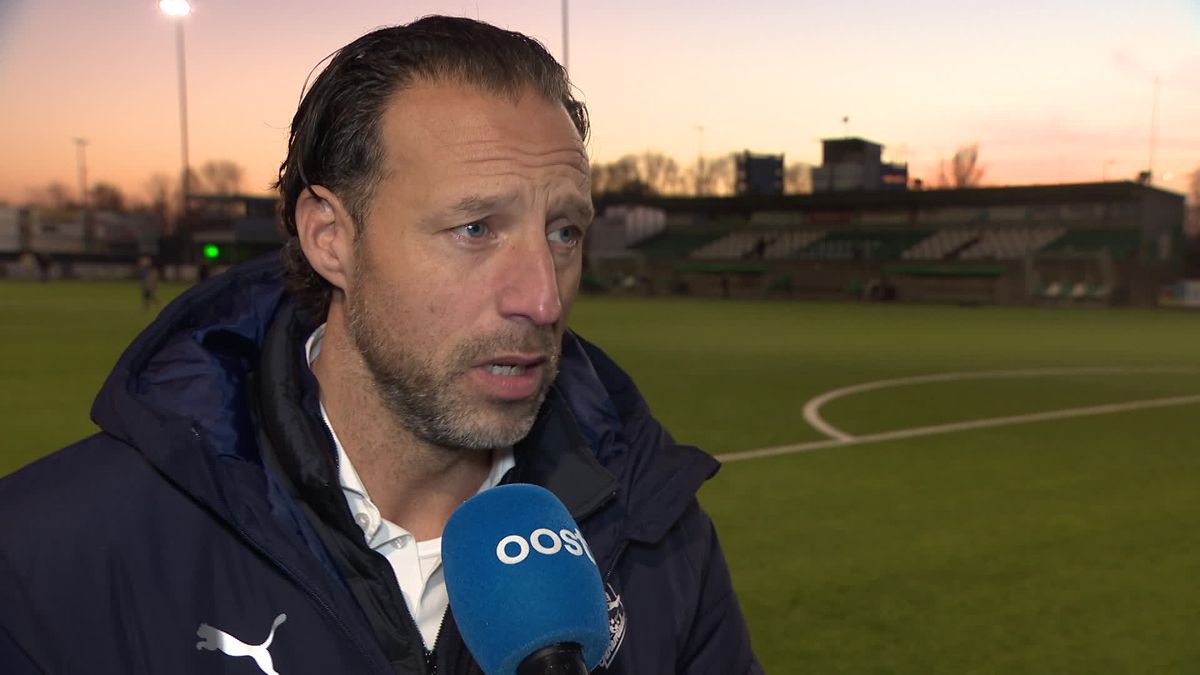 SC Genemuiden-trainer Arnold Klein na de nederlaag tegen Hoogeveen