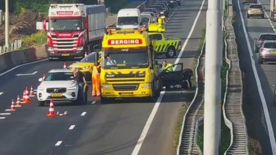 Ongelukken op snelwegen zorgen voor lange files in avondspits. Ongelukken op snelwegen zorgen voor lange files in avondspits.