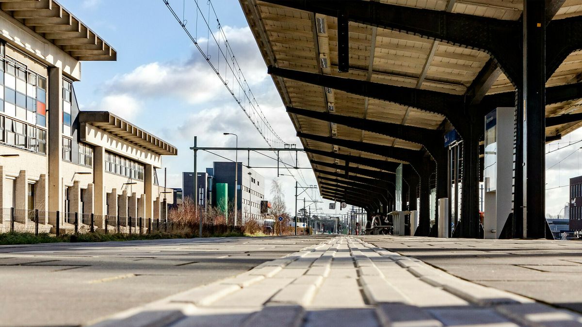 Twee personen op station Goes met mogelijk vuurwapen, verdachten moeten mee naar bureau