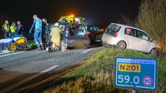 Automobilist gewond bij kettingbotsing op N201 bij Vinkeveen.