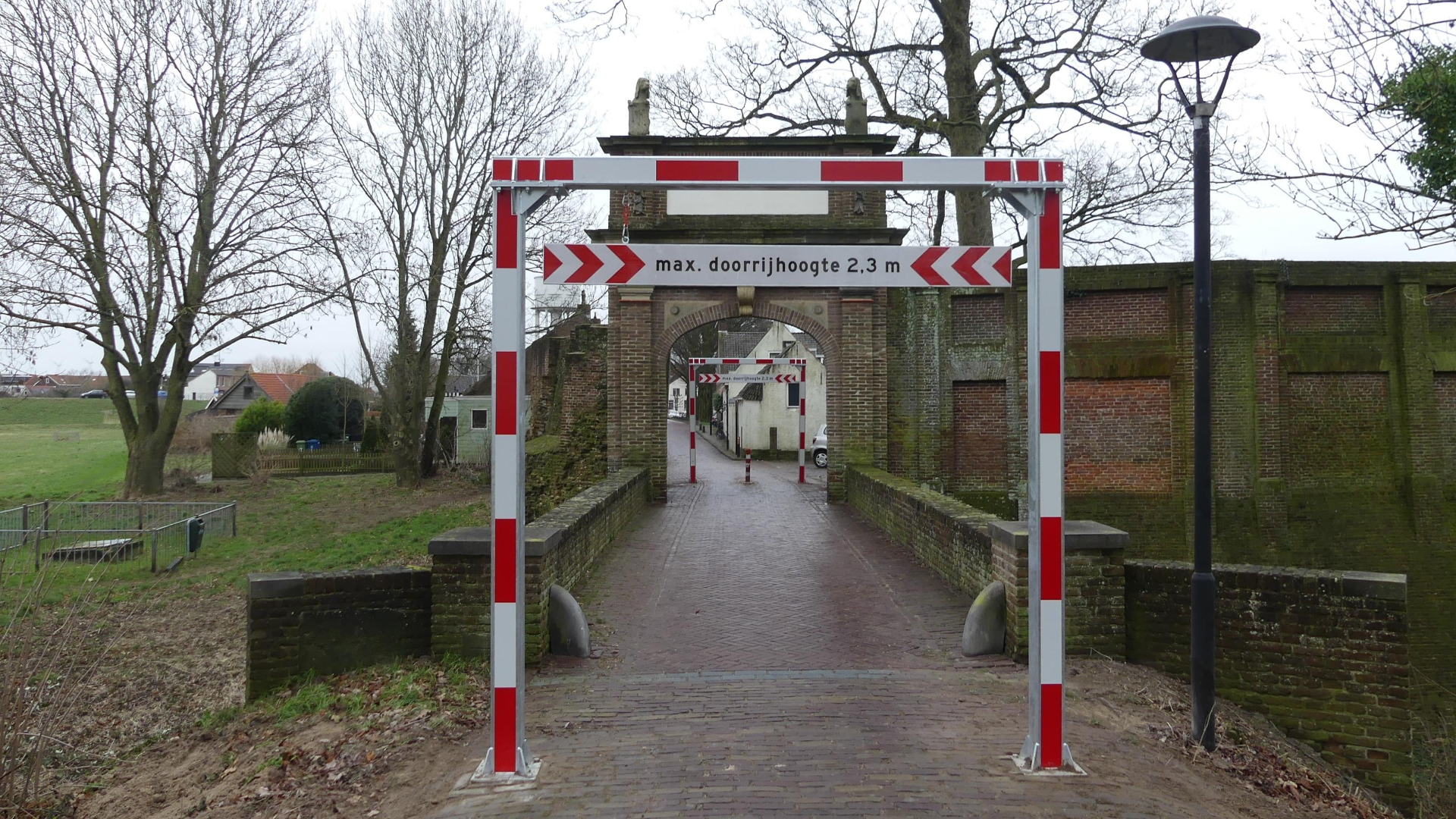 Lelijke Poortjes Bij De Hofpoort Zorgen Voor Ophef In Vianen: Maar ...