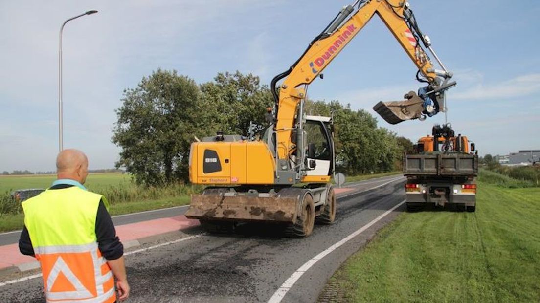 De vrachtwagen verloor zijn lading op de N375
