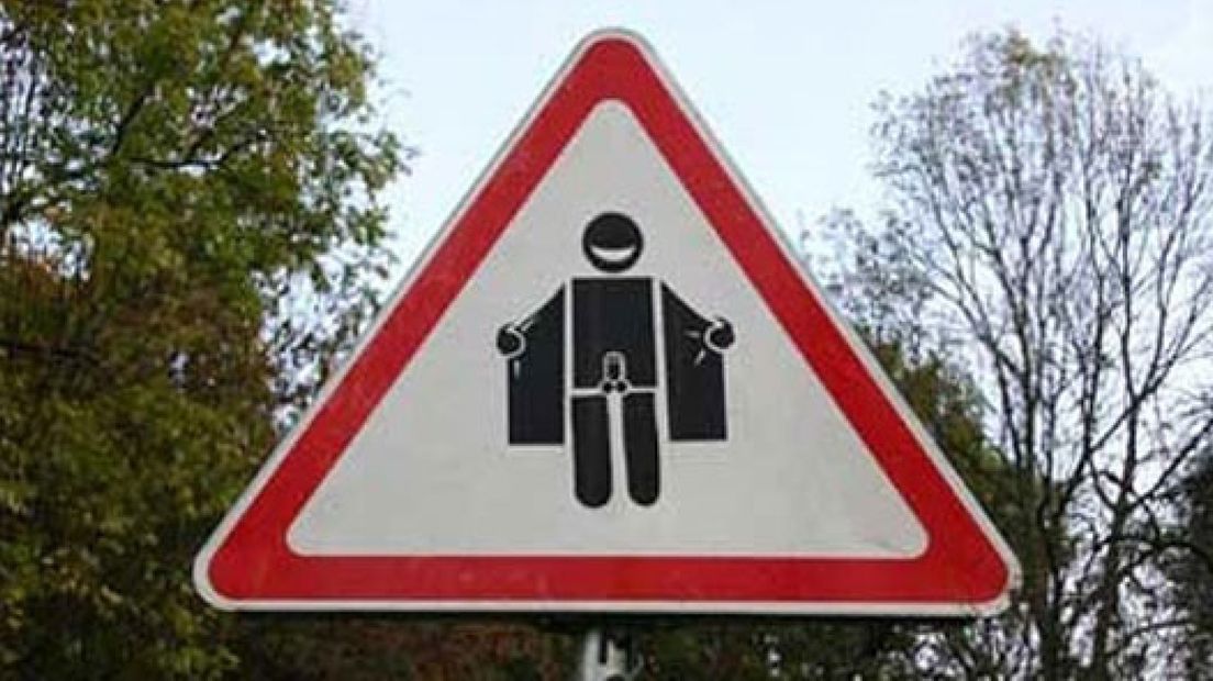 Man bevredigt zich in Nijmeegs park