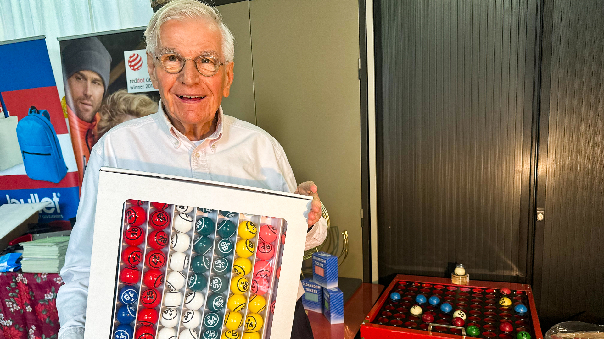 Bij 'Opa Bingo' Dick Schlosser draait alles om bingo