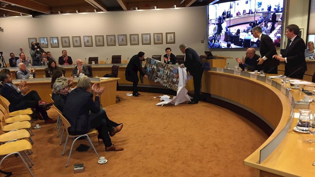 Schilderij met 56 kleine schilderijtjes van markante plekken in Zwolle