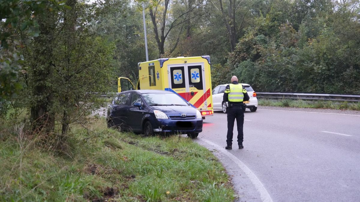112-nieuws zondag 18 oktober: Auto vliegt uit de bocht in Stad
