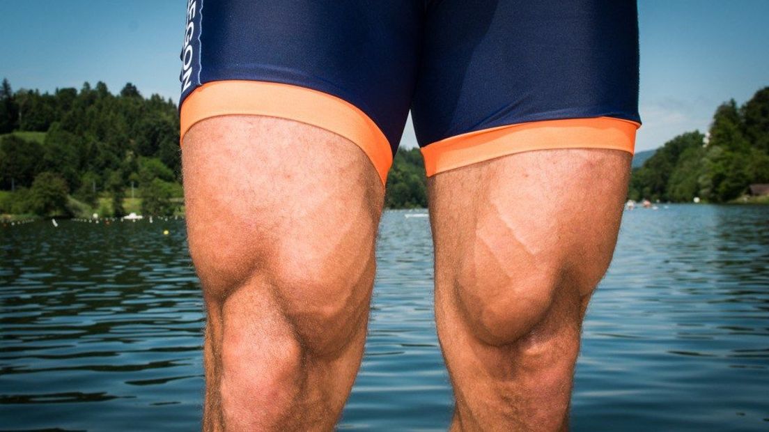 De benen van olympisch roeier Stef Broenink.