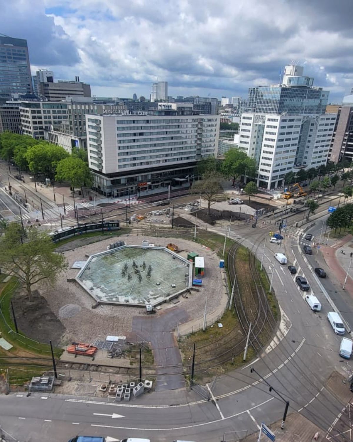 Verbouwing Hofplein bijna op de helft: minder asfalt en meer bomen al ...
