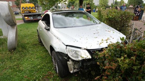 Ravage na ongeval • automobilist zwaargewond. Ravage na ongeval • automobilist zwaargewond.