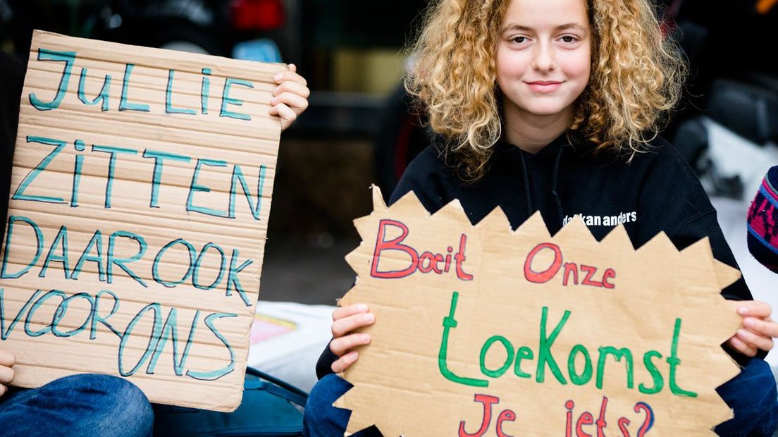 Scholieren staakten vorig jaar ook al voor het klimaat voor de Tweede Kamer in Den Haag