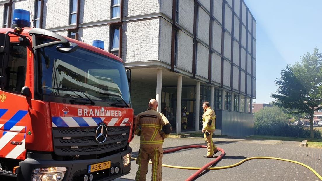 Uitslaande brand in appartementencomplex in Hengelo