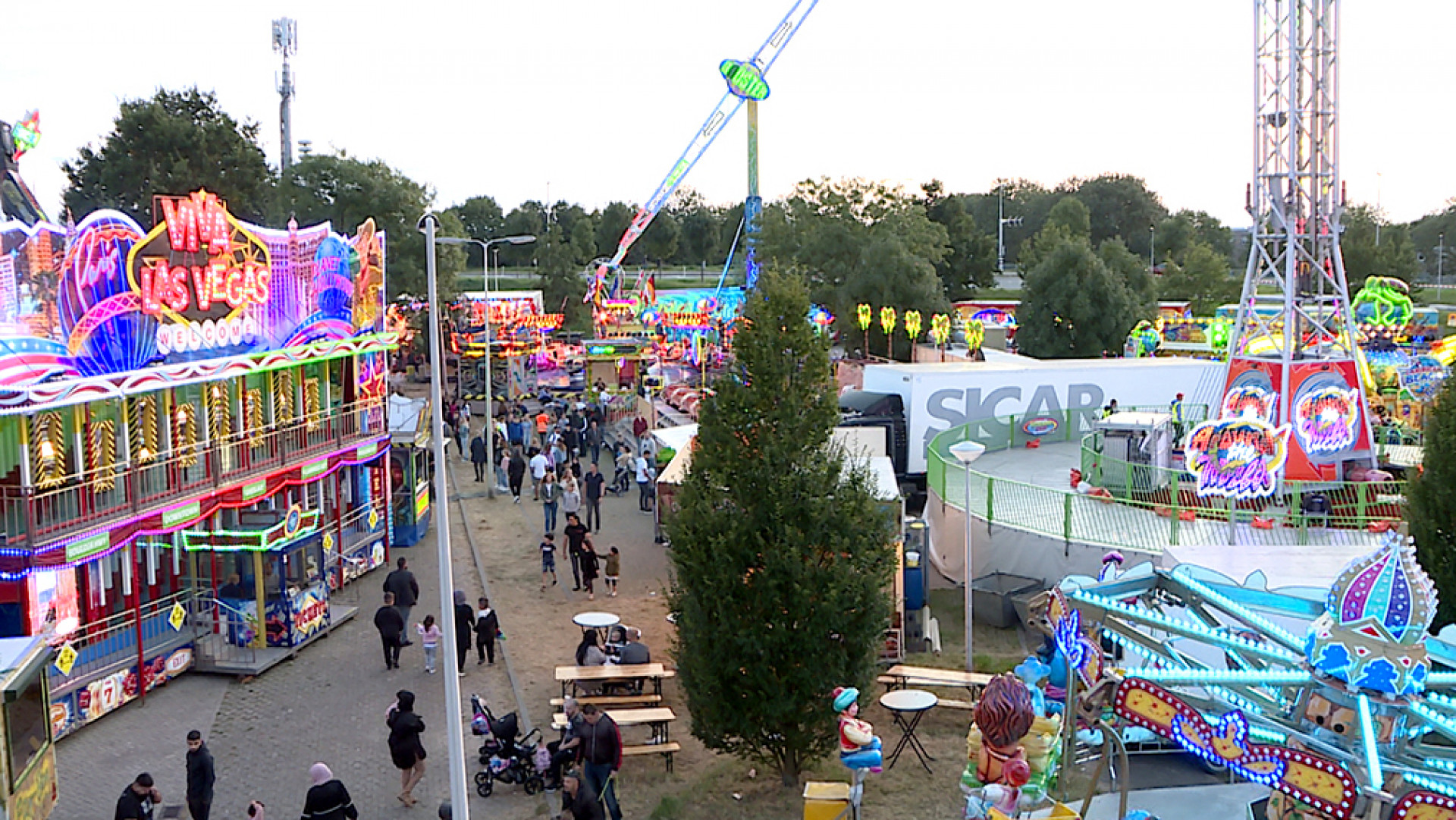 De huidige kermis op het parkeerterrein van ARC is kleiner van omvang