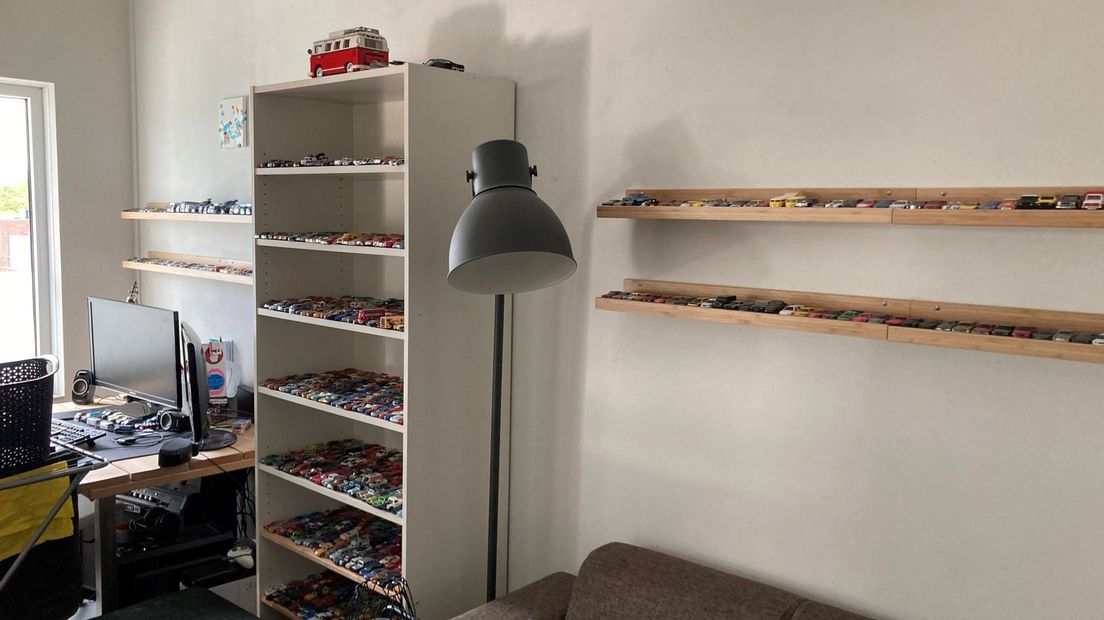 Knusse kamer van Petit met 1300 speelgoedautootjes.