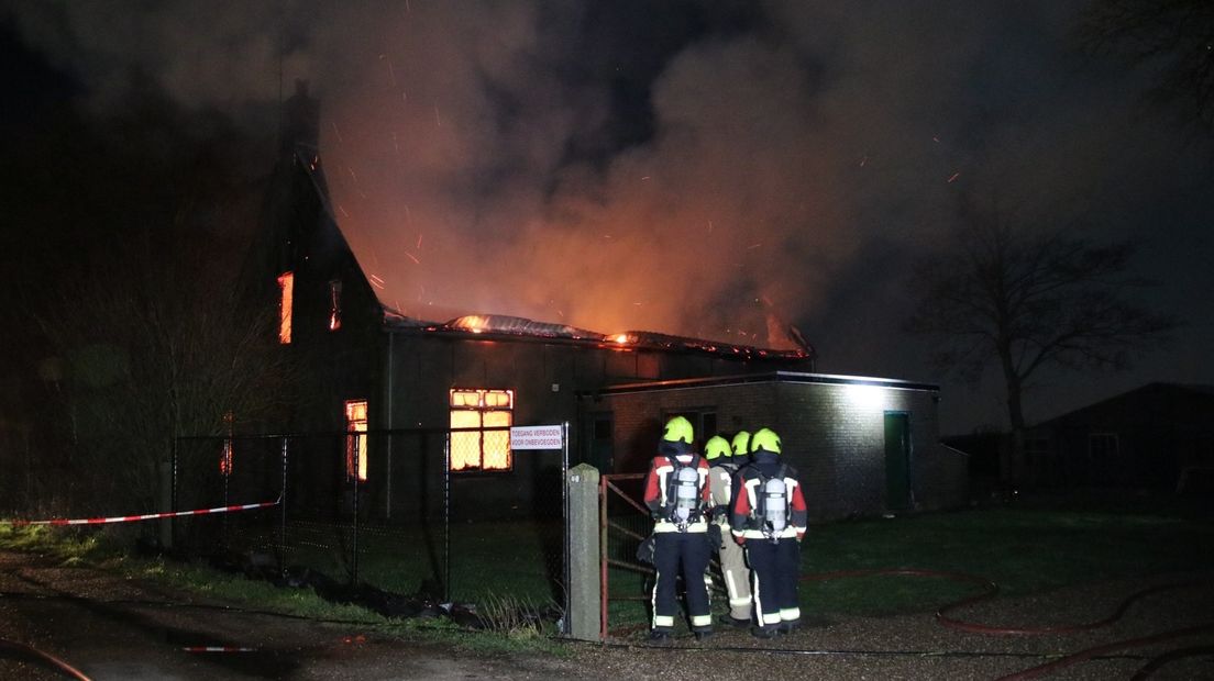 Uitslaande brand verwoest leegstaand huis
