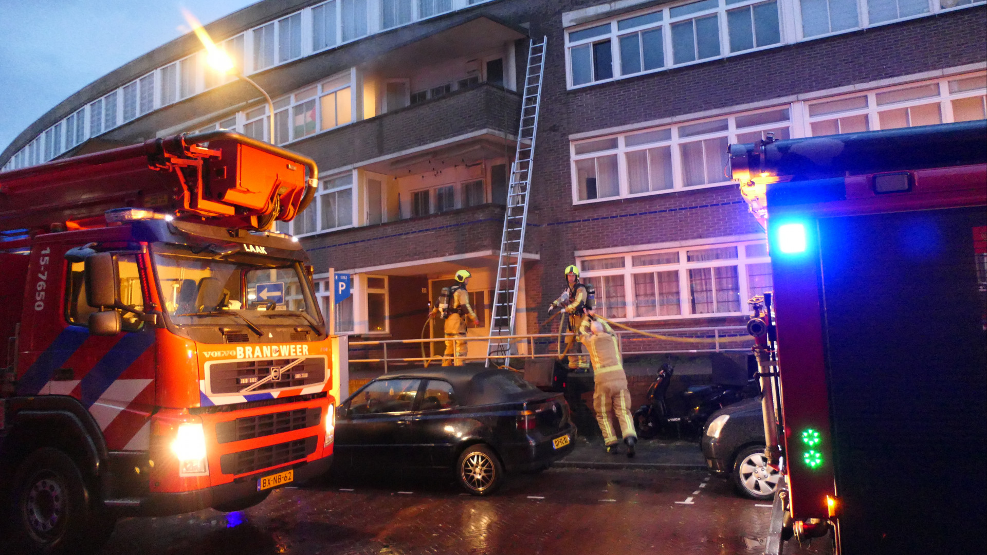 16 Woningen Ontruimd Na Brand: 'Blikseminslag Zou Zomaar Kunnen ...