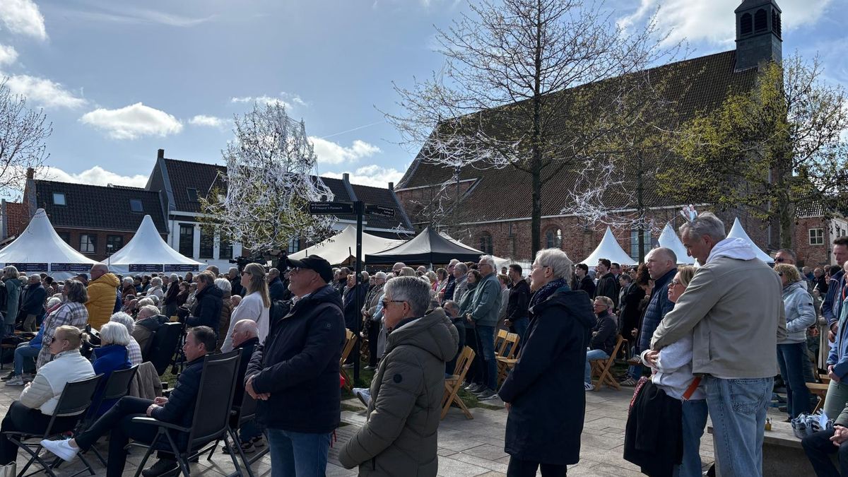 Kijk hier naar de kerkdienst in Dokkum