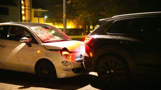 Dubbele kop-staartbotsing door afsluiting snelweg