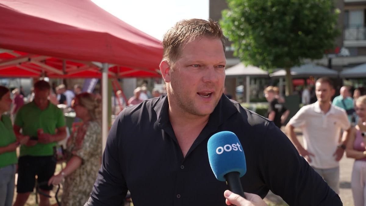 Kampioenschap hooibalen gooien in Vriezenveen