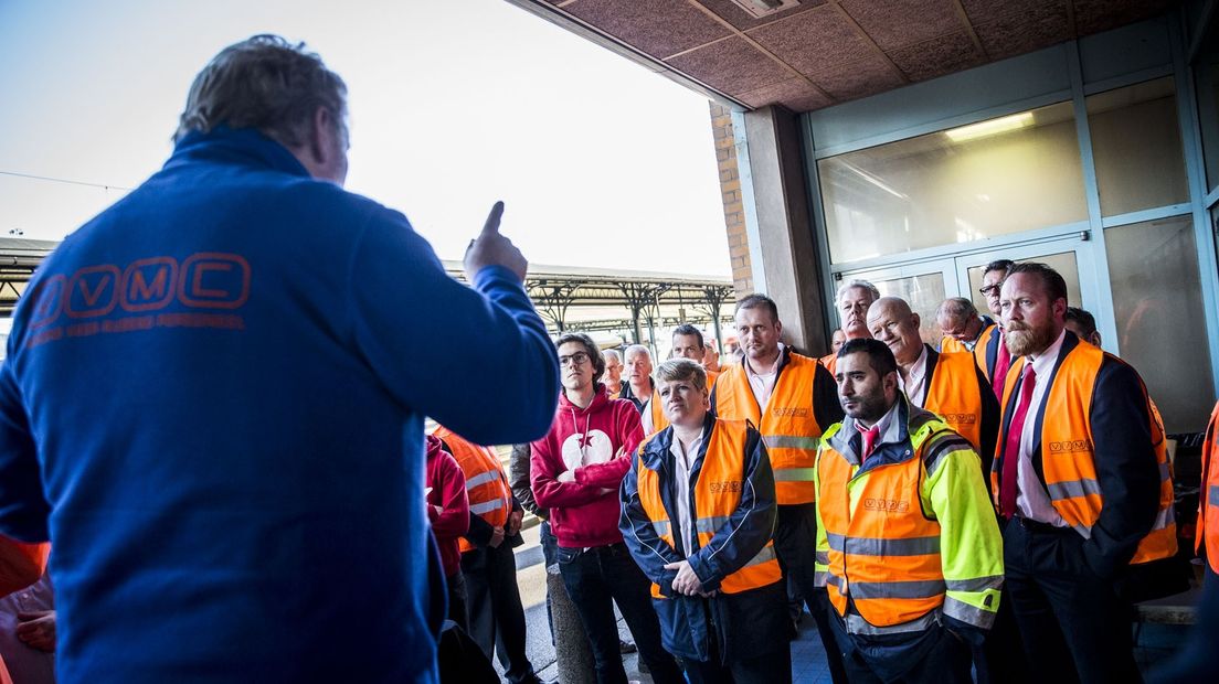 Wim Eilert van VVMC spreekt de stakers toe (archieffoto)