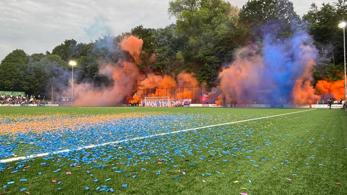 FC Surhústerfean eert overleden bestuurslid in bekerfinale: 