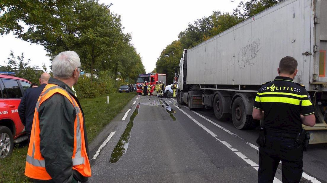 Ongeluk op N34 kost twee mensen het leven