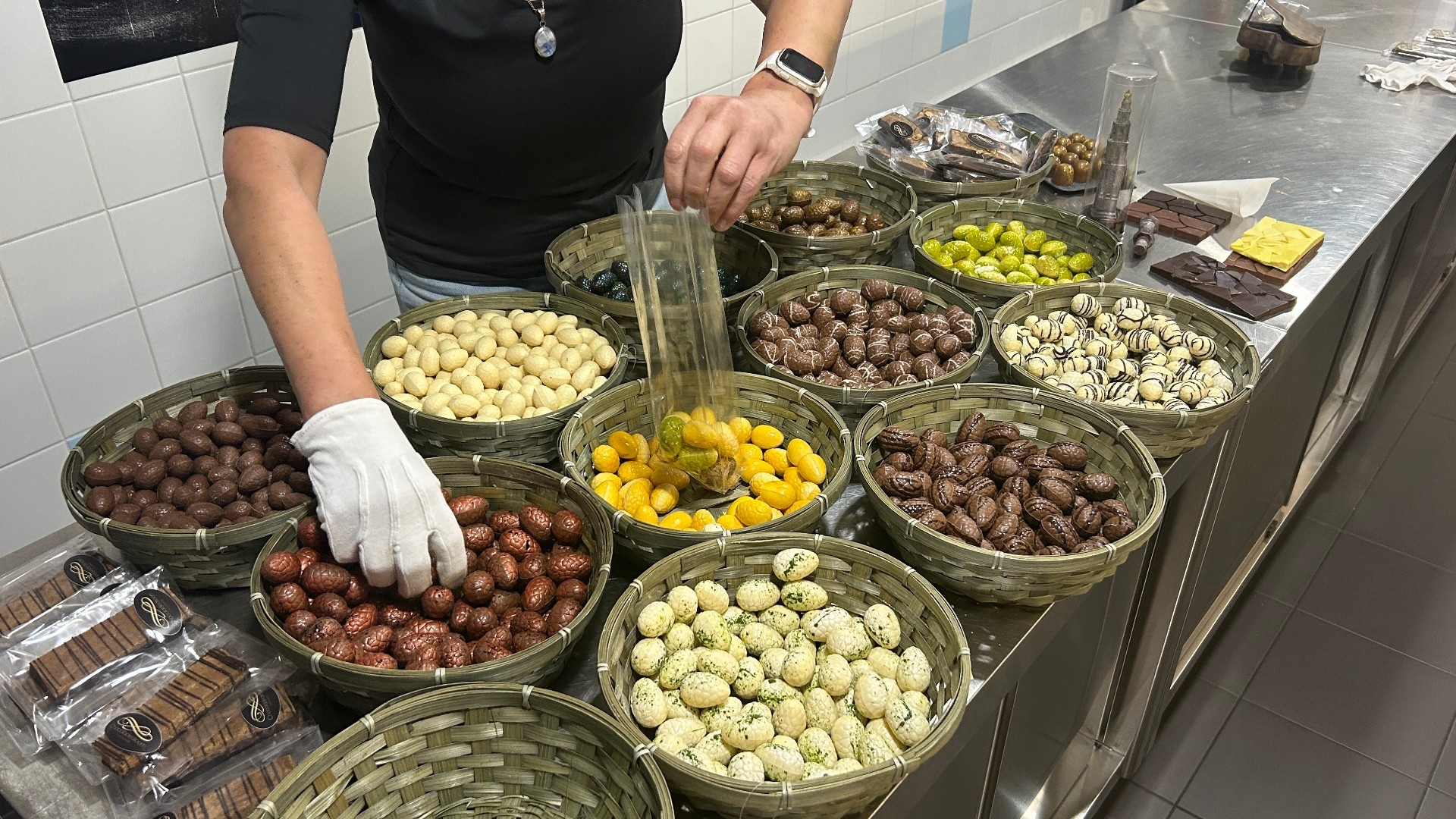 Lopend Vuur: Paaseieren liggen veel te vroeg in de winkel