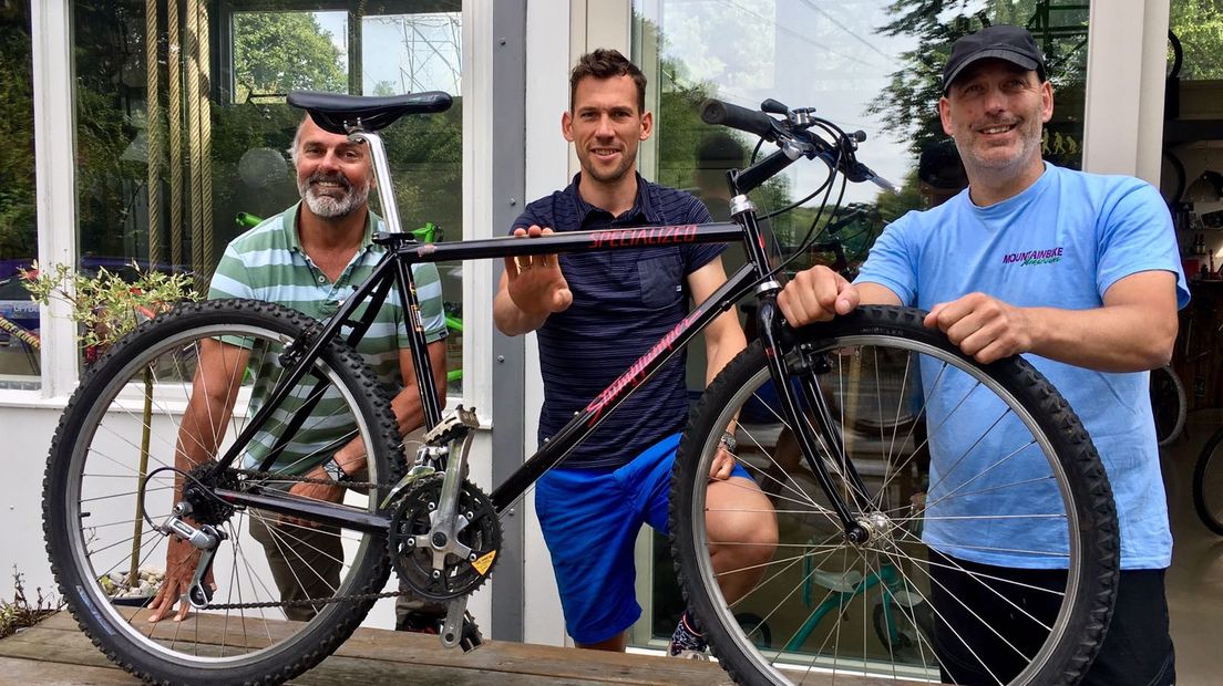 Voormalig wielrenner Maarten Tjallingii gaat in Kenia fietsen met gedoneerde rijwielen van het Mountainbikemuseum uit Arnhem. In een route van ongeveer 500 kilometer zal hij zoveel mogelijk geld proberen op te halen voor weeskinderen.