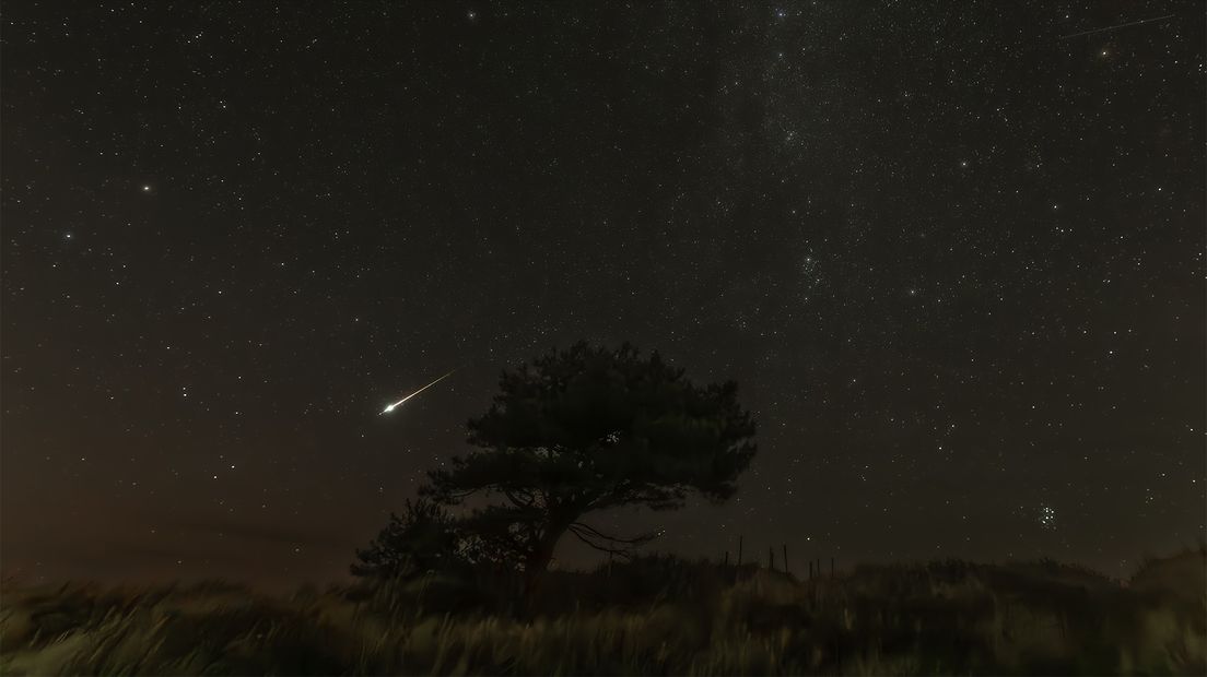 Een donkere sterrenhemel in het Waddengebied