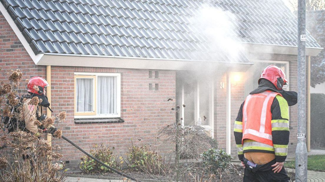 De brand zorgde voor behoorlijk wat rook