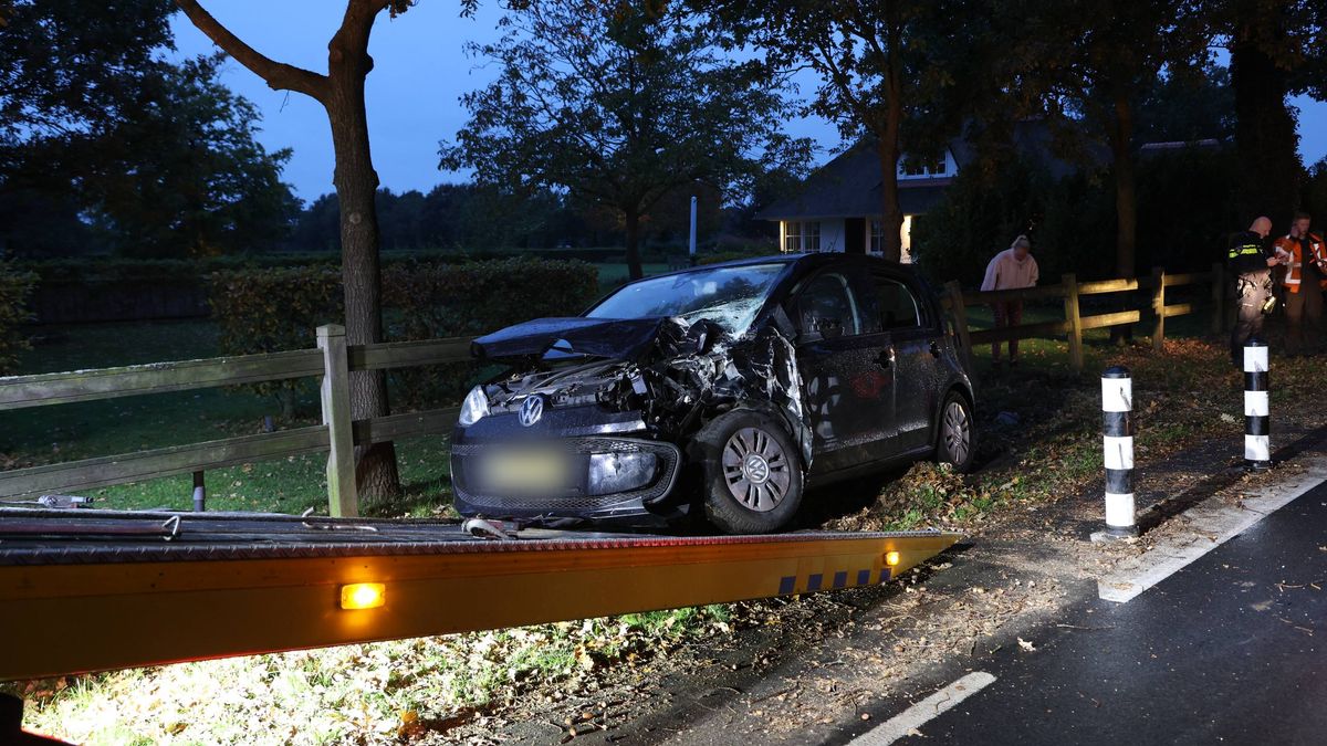 112 Nieuws: Ravage na aanrijding in Enschede